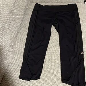 Lululemon black capris